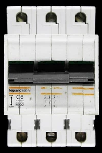 Legrand 6 AMP CURVE C 6kA DREIFACHPOL MCB UNTERBRECHUNGSSCHALTER 02348 - Bild 1 von 6