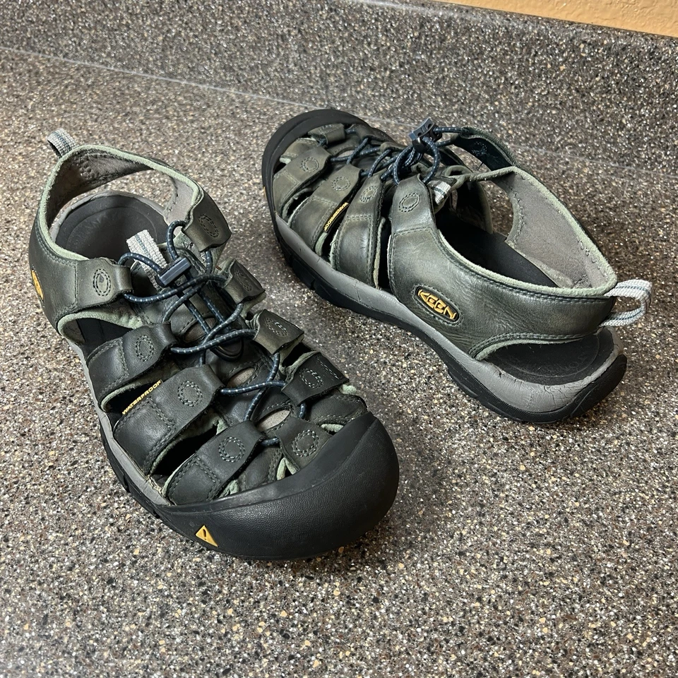 Keen Newport Hydro 皮革凉鞋灰色/绿色男式 11-11.5 运动远足户外 — 第 1/4 张图片