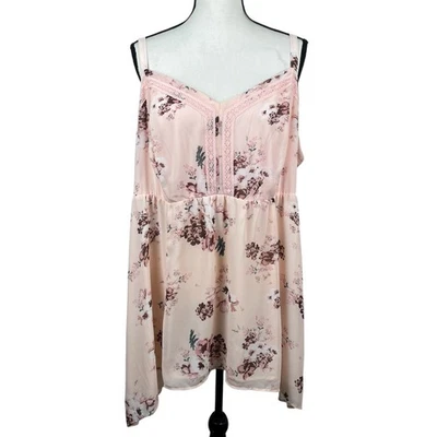 Top camisero Babydoll Torrid para mujer talla grande 3 (3X) rosa floral encaje ribete cuello en V Foto 1 de 4