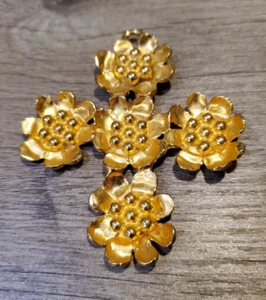 1970's Vintage Gold Tone Metal Cross of Flowers Pendant Only No Chain - Picture 1 of 7