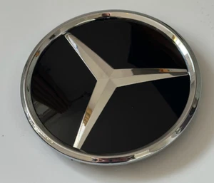 Mercedes-Benz Chrome 3D Grill Emblem E CLASSES W213 W238 2016-23 PN-A0008880100 - Picture 1 of 20