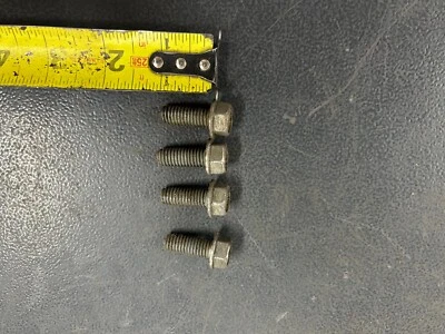 Parafusos de montagem de motor MTD Master Cut 19.5HP 42" corte #710-1315 - Imagem 1 de 4