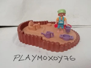 PLAYMOBIL. TIENDA PLAYMOXOY76. NIÑA CON ARENERO PARQUE. - Picture 1 of 3