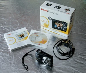 Kodak EasyShare C613 6.2MP digital compact camera WORKING - Foto 1 di 10