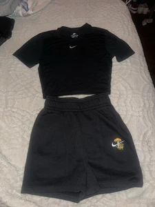 NEW Nike Kids XS Cropped Tee And Black Mushroom Shorts - Picture 1 of 8