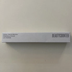 BEAUTYCOUNTER ~ Dual Face Brush ~ Brandneu im Karton - Bild 1 von 6