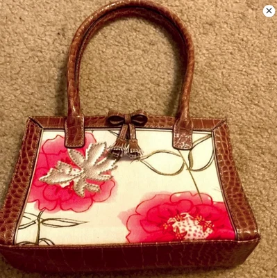 复古可爱 Liz Claiborne 花卉钱包 — 第 1/4 张图片