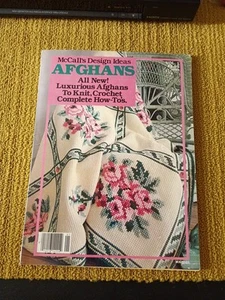 McCall's Design Ideas: Afghans Vol 1, 1980 maglia e uncinetto combinati S/H - Foto 1 di 3