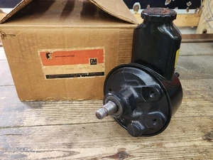 NOS OEM GM 1968-1972 Chevrolet C20 C30 Suburban Power Steering Pump 7811888 NEW - Picture 1 of 17