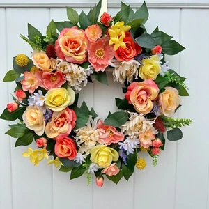 Rose, Chrysantheme, Grandiflorum und Pfingstrosenkranz - Bild 1 von 10