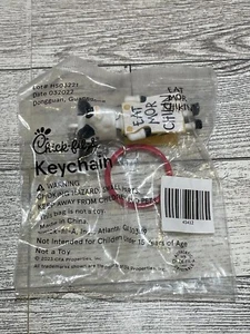 Chick-fil-A Cow "Eat Mor Chikin" Keychain 2023 New Authentic NIP Sealed - Picture 1 of 2