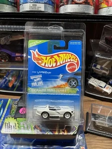 Hot Wheels Treasure Hunt Series #6/12 Dodge Viper RT/10 White D54 - Picture 1 of 3