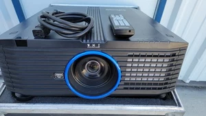 InFocus IN5552L XGA DLP Projector - Picture 1 of 7