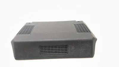 CUBIERTA EMBELLECEDOR AMPLIFICADOR AUDI Q2 8V0863051 2017 Foto 1 de 4