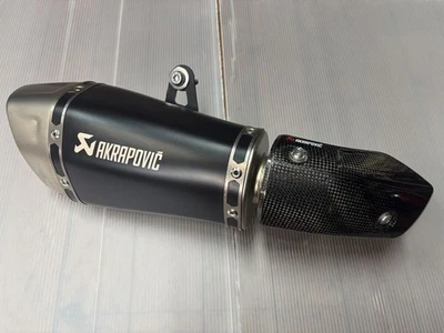 Silenciador antideslizante de titanio negro Akrapovic para Honda GROM / MSX125 JC92 Foto 1 de 4