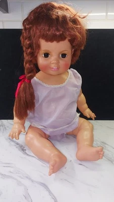 Boneca Baby Crissy 1972 Ideal Toy Corp Baby Crissy Grow Hair/curta por corda - Imagem 1 de 4