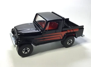 HOT WHEELS - 1982 BLACK WALL 1/64 - JEEP SCRAMBLER - BLACK W/RED TAMPO'S - MINTY - Picture 1 of 10