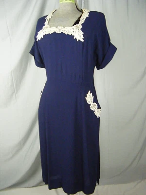 Vestido de renda vintage anos 60 azul marinho crepe branco floral strass busto 34/XS - Imagem 1 de 4