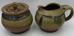 Juego de crema y azúcar de cerámica de estudio hecho a mano marrón verde años 70 hoja firmada - Imagen 1 de 19