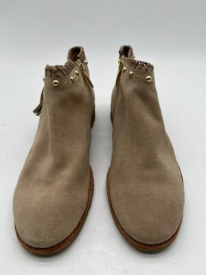 Botines Kate Spade New York Bowie Color Desnudo Desierto Gamuza Tachonados Borlas 11M Foto 1 de 4