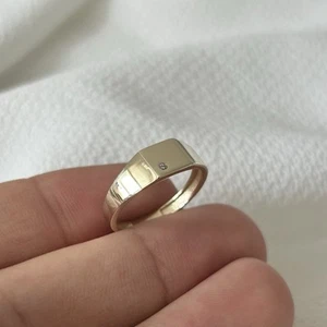 Echt 9 kt Gelbgold quadratischer Siegelring CZ Band G-T Größen - Geschenkbox Band - Bild 1 von 7