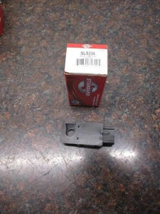 NEW Standard Motor Products Intelligent Solutions SMP SLS336 Brake Light Switch - Foto 1 di 3