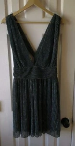 Lulus Damen gold grün tiefer V Twist Back Ailey Skater Größe Large  - Bild 1 von 12