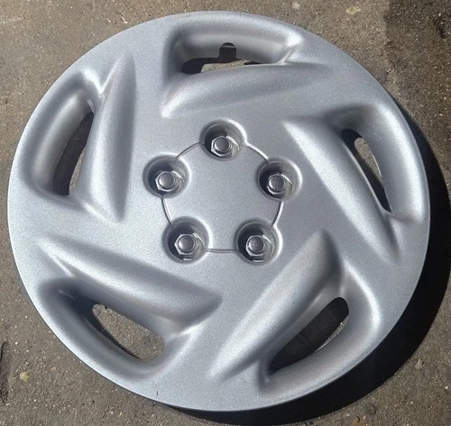 Cubierta de rueda tapacubos Dodge Grand Caravan 1996-2000 15" Foto 1 de 1