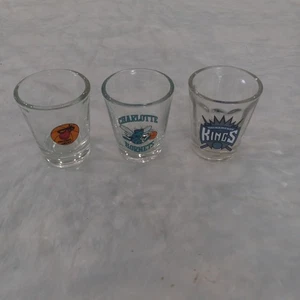 Lot Of 3 NBA Basketball Shot Glasses Miami Heat Charlotte Hornets Sac Kings - Picture 1 of 4