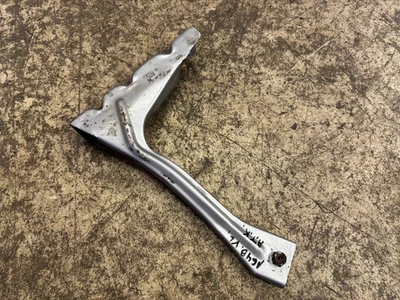 Soporte guardabarros izquierdo audi a6 4b ly7j avusilber 4b0821135a Foto 1 de 3