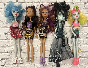 Lot of 5 Monster High Dolls ***MISSING LIMBS***   ***SALVAGE / REPAIR*** - Picture 1 of 7