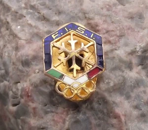 Vintage FISI Italy Italian Winter Sport Federation Olympic Rings Flag Buttonhole - Picture 1 of 2