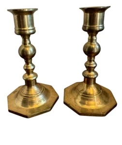 De Colección Par de Candelabros Cónicos de Latón 4.5" Base Octogonal Juego de 2 MCM Decoración - Imagen 1 de 9