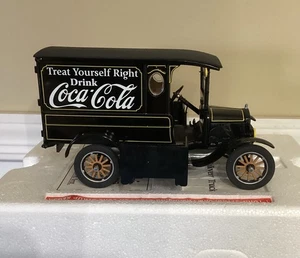 1925 COCA-COLA FORD MODEL T DELIVERY TRUCK DANBURY MINT DIECAST 1:24 & DISPLAY - Picture 1 of 10