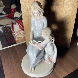 Vintage Meico,Inc Porcelain Figurine Of Mother /Daughter Reading A Book  8" Tall - Picture 1 of 9