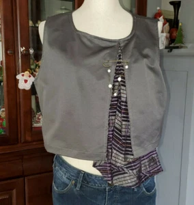 Cute She Womens Gray Sleeveless Popover Crop Top with Accent Pin Size Large NWT - Picture 1 of 5