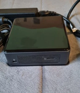 Mini PC Intel NUC i5-8259U 8GB RAM 250GB SSD Windows 11 Pro (aktiv) VESA - Bild 1 von 6