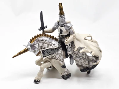 Papo Armas Blancas Caballero Unicornio con Caballo Unicornio y Espada (falta escudo) Foto 1 de 4