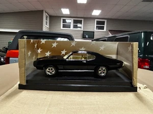 Ertl American Muscle 1969 Pontiac GTO 1:18 Scale Limited Editon Model Car - Picture 1 of 10