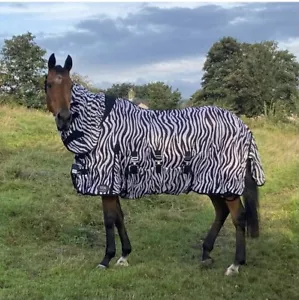 BRAND NEW FIREFOOT ZEBRA FLY RUG 4' TO 7'3" - Picture 1 of 1