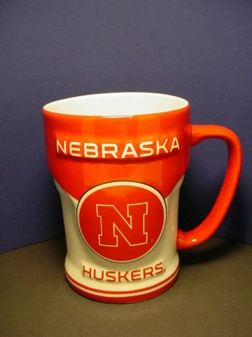 NEW RUSS BERRIE NEBRASKA CORNHUSKERS RELIEF STYLE COFFEE MUG 12oz Cover