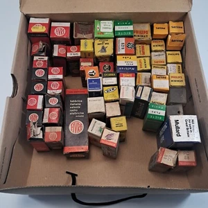 Lotto composto da 60 valvole per radio, marche come da foto mai usate - Picture 1 of 4