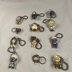 Overwatch Figuras Mochila Colgador Llaveros Lote de 12 Figuras Coleccionables G3 - Imagen 1 de 15