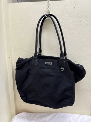 Bolso de Mano Tumi Negro Foto 1 de 4