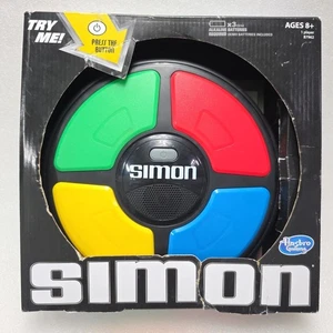 New Hasbro Gaming Simon Says 2015 Memory Electronic Game Ages 8+ - Picture 1 of 8