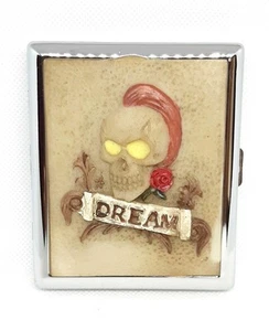 Estuche de cigarrillos Fujima con emblema elevado calavera de ensueño ojos brillantes tamaño king con defectos - Imagen 1 de 6