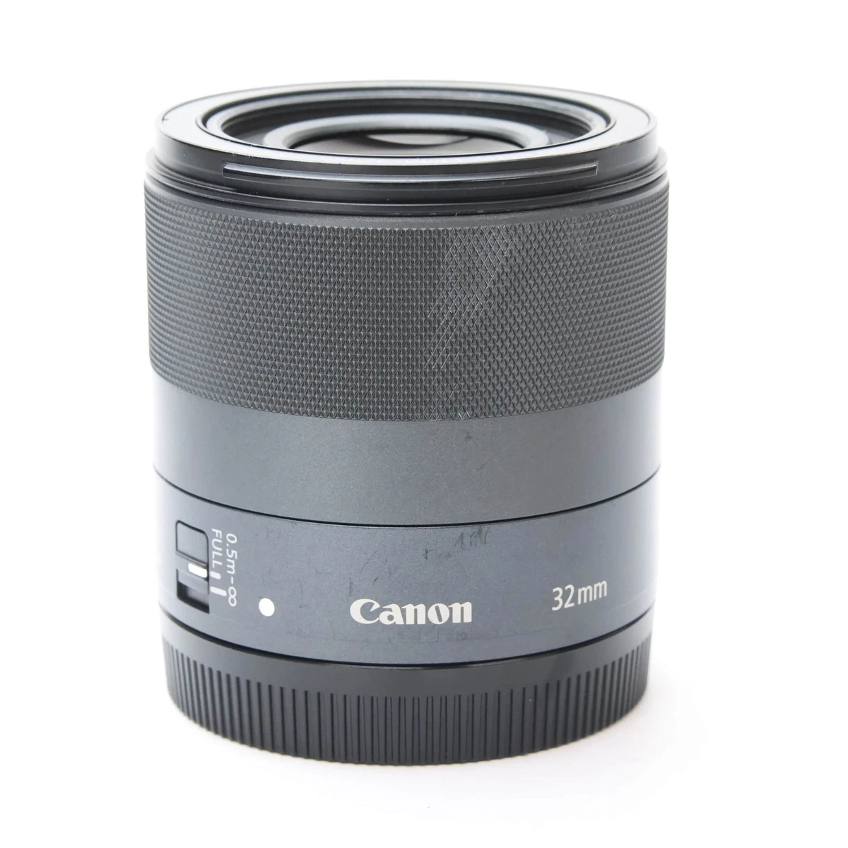 Canon EF-M 32mm f/1.4 STM レンズ Canon's New EF-M 32mm f/1.4 STM is the Fastest EF-M Lens | PetaPixel