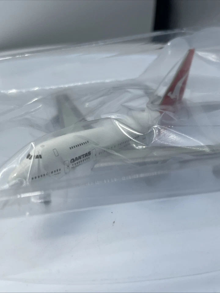 Herpa Wings 1:500 QANTAS Boeing 747-SP 511582 Model Diecast Airplane Jet - Image 1 of 4