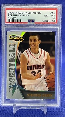 2009 Press Pass Fusion No18 СТИВЕН КАРРИ дебютант RC серебро /99 PSA 8 Davidson - Изображение 1 из 3