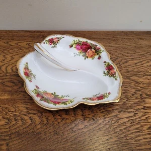 Royal Albert Old Country Roses Sectioned Leaf Nibble Nut Dish - Picture 1 of 5